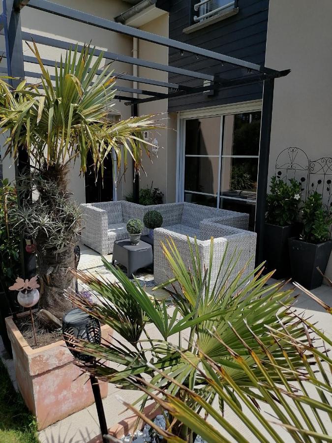 Chez Helene Bed & Breakfast Saint Coulomb Bagian luar foto