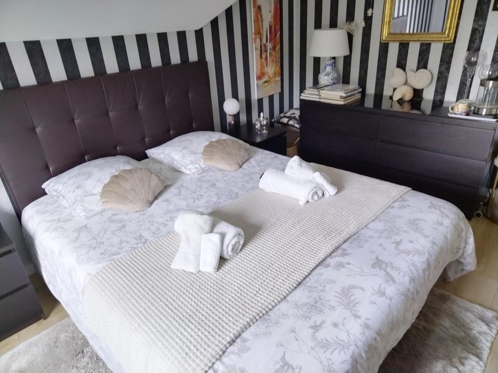 Chez Helene Bed & Breakfast Saint Coulomb Bagian luar foto