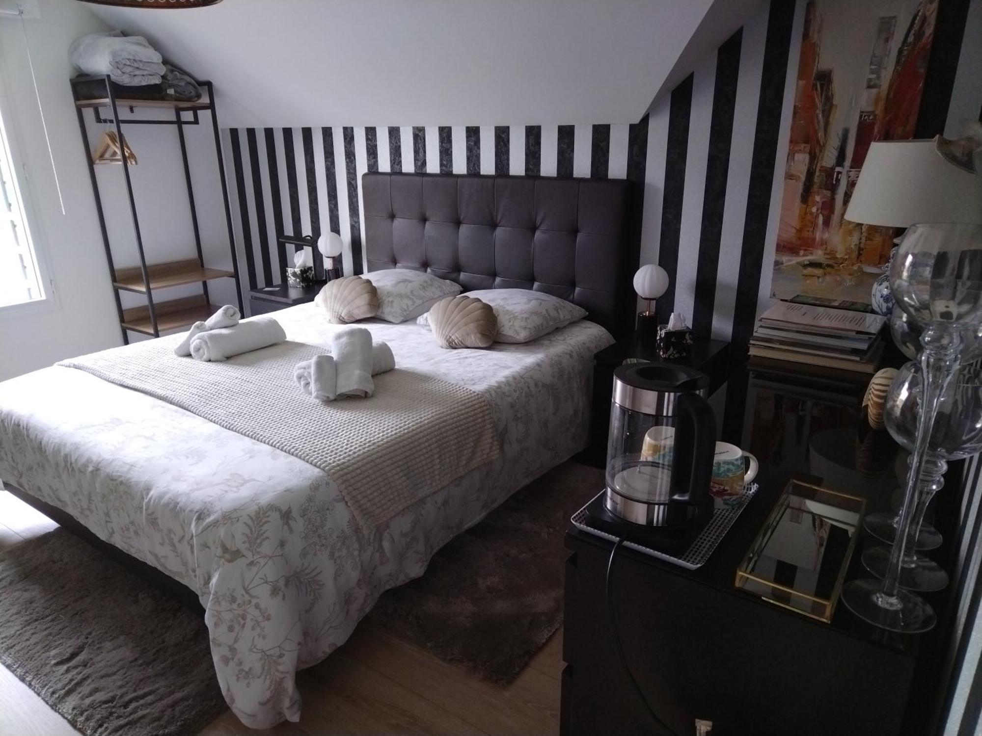 Chez Helene Bed & Breakfast Saint Coulomb Bagian luar foto